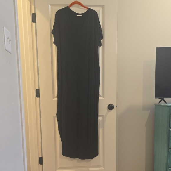 Reborn J Classic Black Maxi Dress - Picture 1 of 1